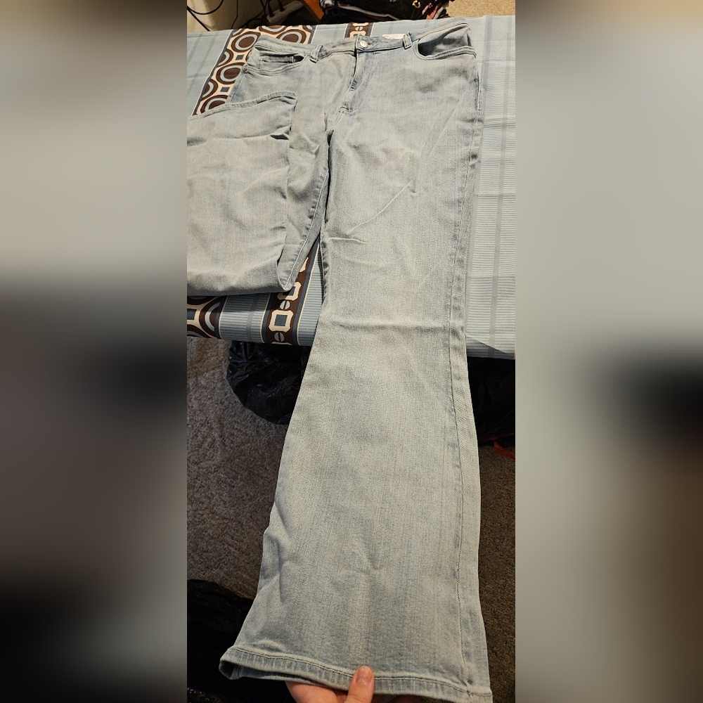 Elizabeth and James jeans - Picture 2 of 5